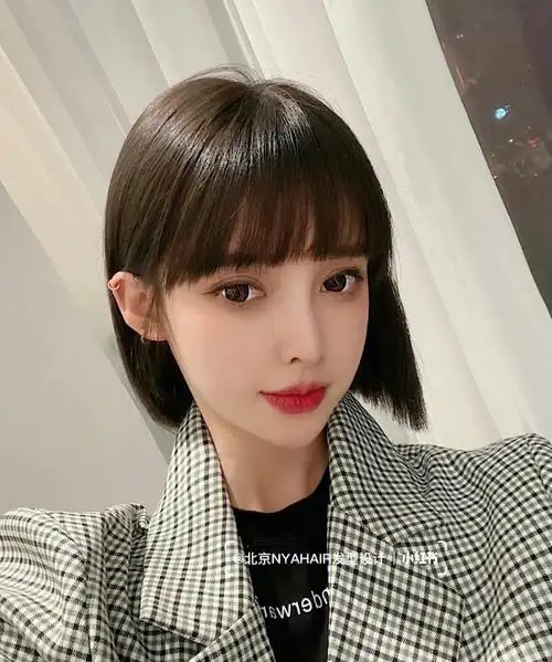 95回归学生时代的漫画刘海 比空气刘海稍微厚一点点这款小短发 既能