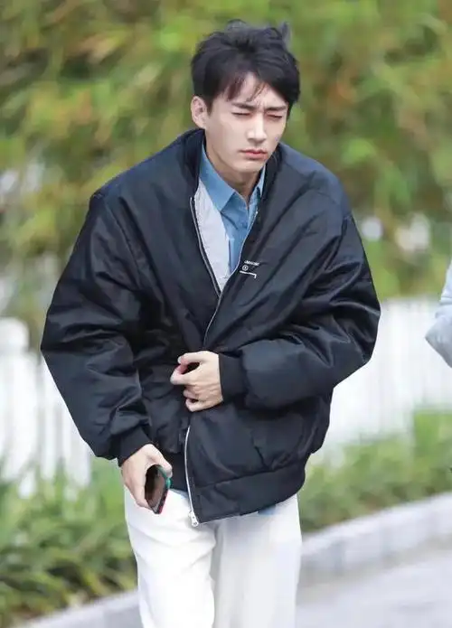 183cm的男版刘亦菲火出圈好绝的美貌好丑的衣品