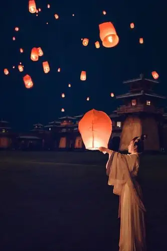 灯火阑珊适合想念