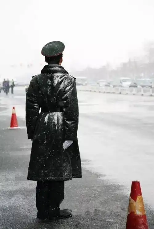 八一江阴纪事特别策划军人的背影