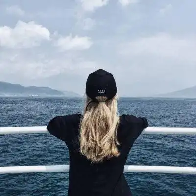 2020女生头像唯美背影长发图片大全 我对你小心翼翼高不可及