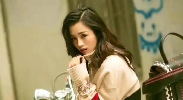 可惜好的剧本不好找,但安悦溪并不着急,或许她觉得红不红都无所谓,她