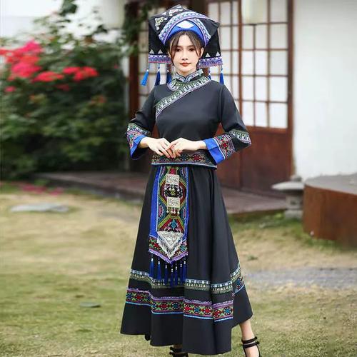 广西壮族新款苗族彝族服装演出服三月表演服饰少数民族舞蹈套装