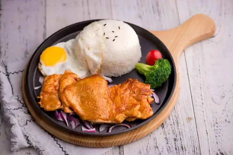 铁板鸡排饭