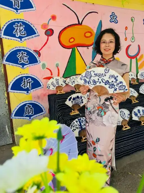 忻州市幼儿园2018年六一作品展——青花瓷