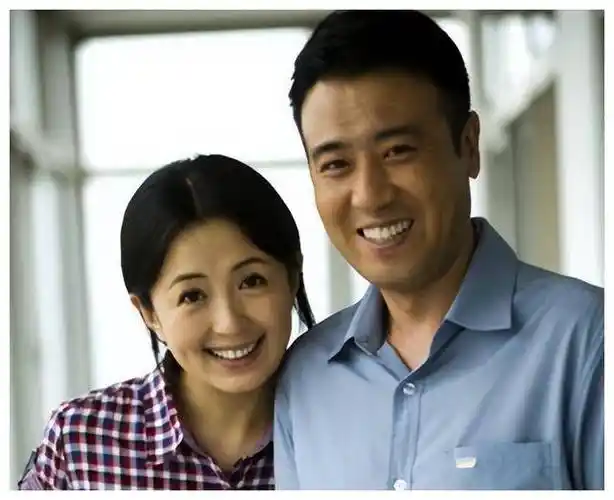 这样的反对使得于和伟和宋林静面临着巨大的压力.