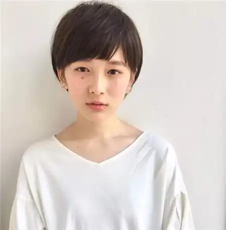 超短发露耳短发 女人味短发图片_发型站_最新流行发型设计发型图片与