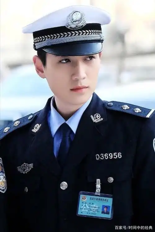 论朱一龙穿上制服or军装装有多帅!为什么看到孙如柏有点想笑?