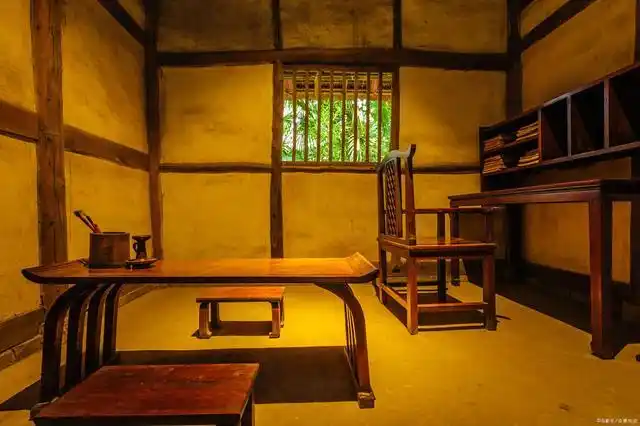 涴花溪畔的茅屋曾经住过诗圣,引无数文人墨客前来拜谒,杜甫草堂