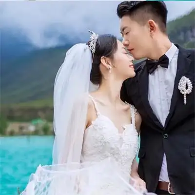 婚纱照情侣头像一对两张唯美婚纱情侣照