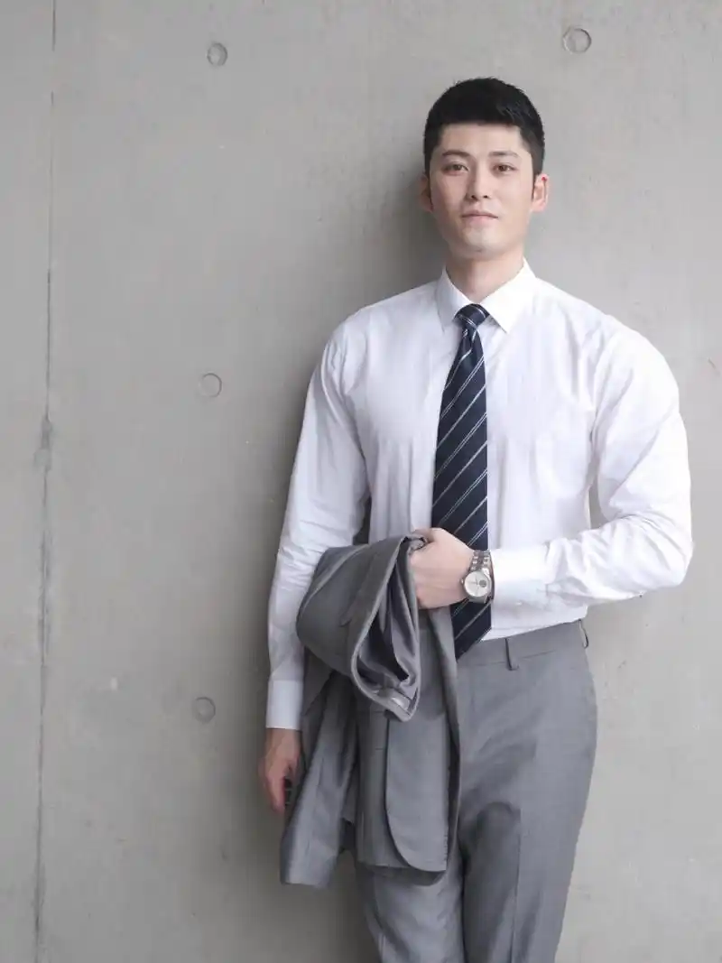 6315为什么现在会有很多人都对西装有特别的情节?