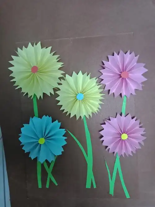 手工制作《春天的花儿》