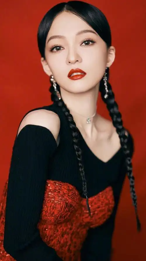 歌手张韶涵歌声空灵实力歌后来看美美哒写真照