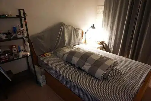 房两厅,一厨两卫(一个厕所在主卧,另一个在饭厅),两个大阳台,现在出租