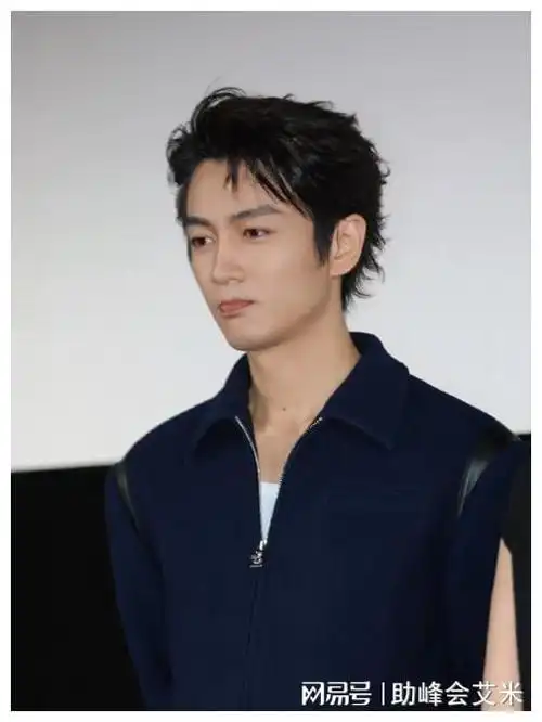 没想到36岁的陈晓竟以这种方式给所有的演员提了一个醒