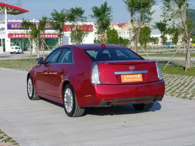 凯迪拉克cts 2014款 28t 精英型空间怎么样 凯迪拉克cts购车手册