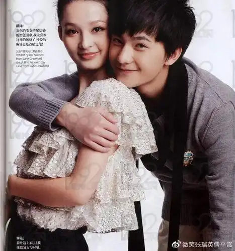 杨洋和陈都灵悄悄谈地下恋两人深夜全副武装吃火锅