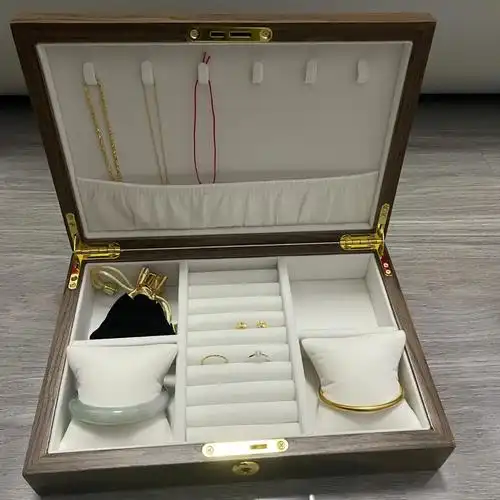 普通女孩子的首饰盒