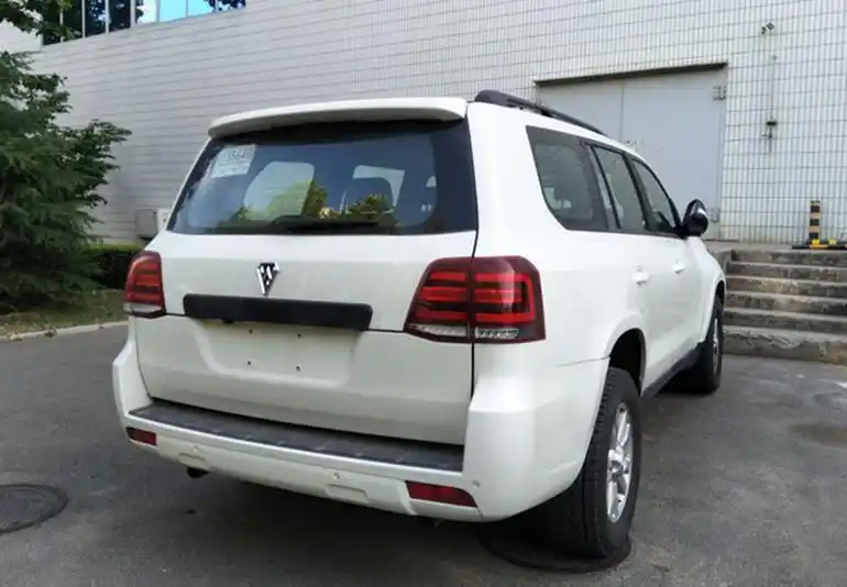 恒天l4600实车曝光,用4.6l排量v8发动机-新浪汽车