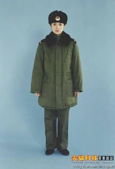 来自:531237mm>《军衔军装》