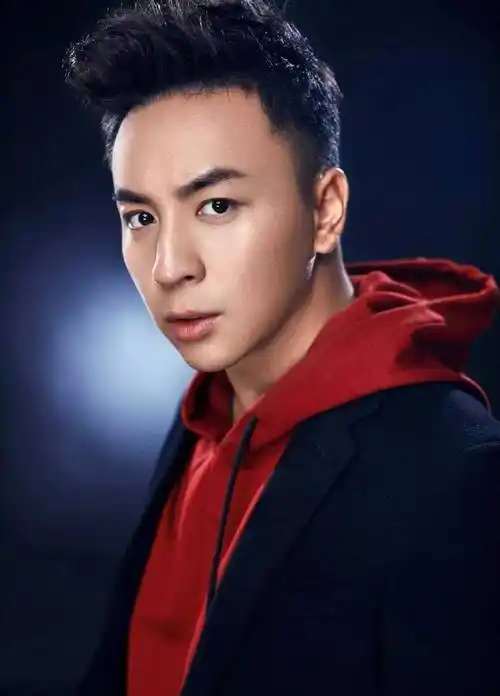 "顶流功夫童星"的唏嘘爱情和被雪藏之谜_释小龙_孩子_儿子