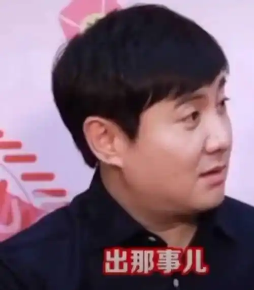 同天更博隔空对话魏大勋拍照称酸酸甜甜杨幂烘焙心形面包