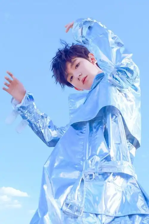 tfboy中的人气美少女王源的美图壁纸分享