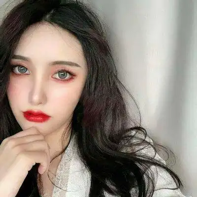 个性酷拽的霸气女生头像