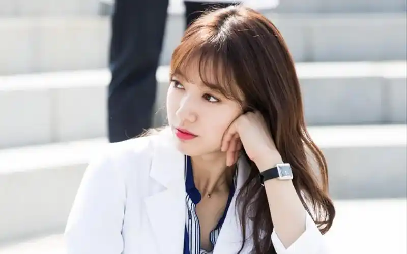 朴信惠《doctor》唯美剧照图片桌面壁纸