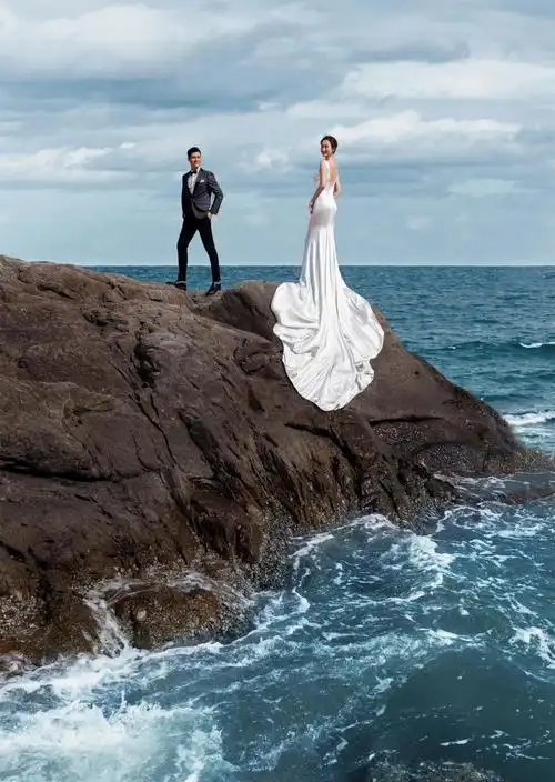 金铂爵婚纱摄影海边礁石