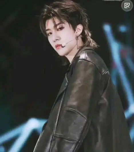 男星"鲻鱼头"发型,蔡徐坤很萌,范丞丞像精灵,图4帅到掉渣!