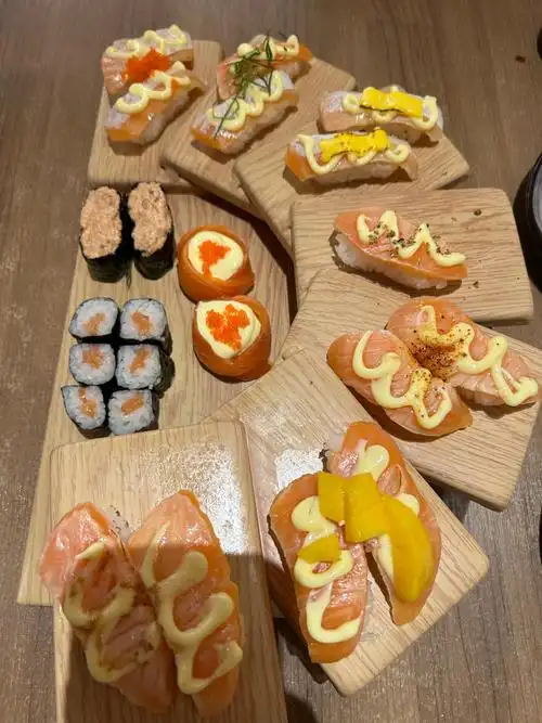 寿司拼盘大满足