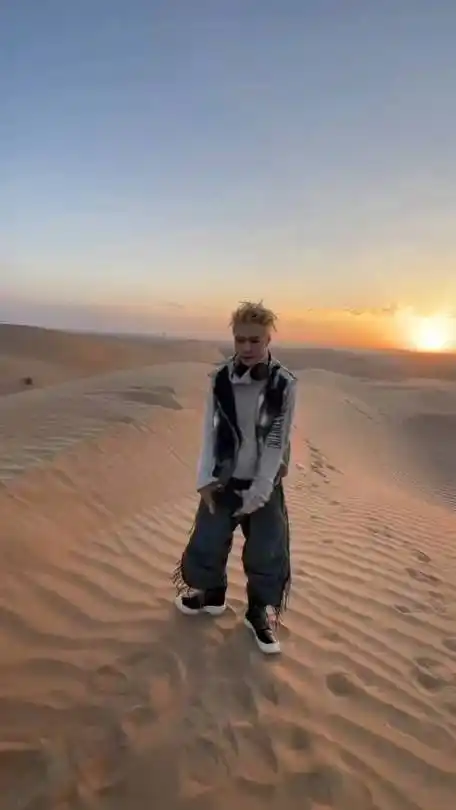 240423 张艺兴ins快拍转发psychic相关视频一则