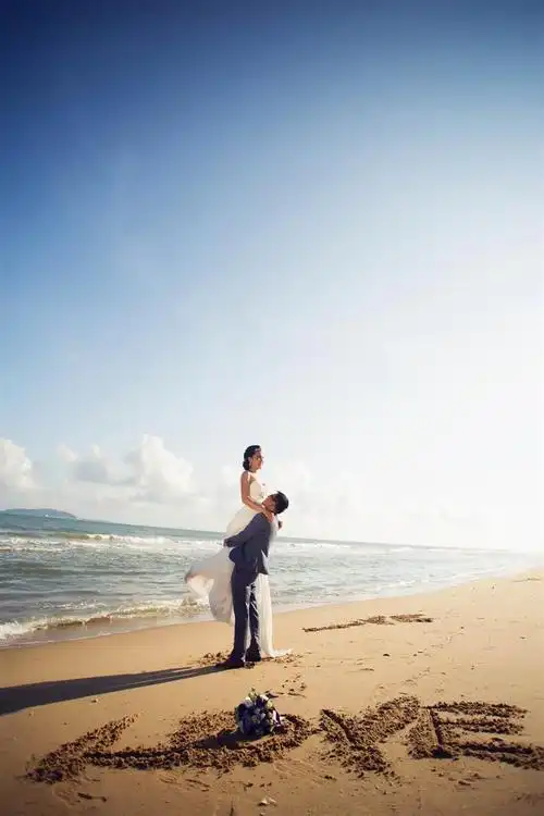 滨州拍婚纱照哪家影楼好价格_滨州巴黎风情婚纱摄影--三亚外景_滨州市