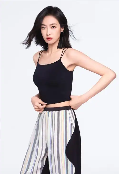 宋茜代言曼妮芬