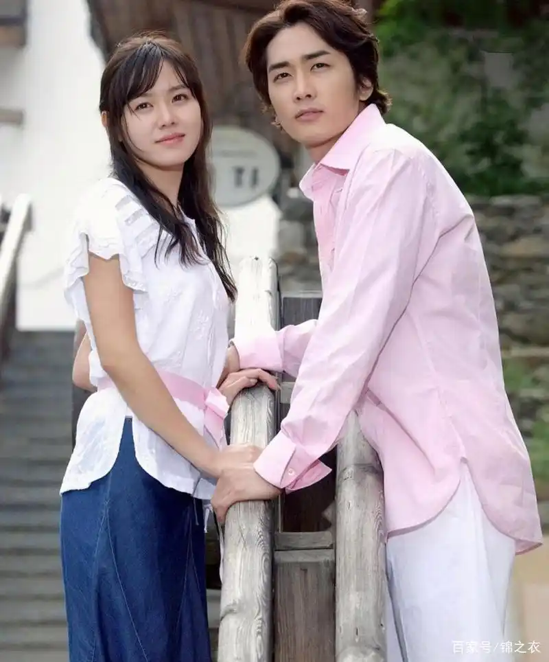 韩剧夏日香气的高清剧照,这部剧也是孙艺珍的颜值巅峰