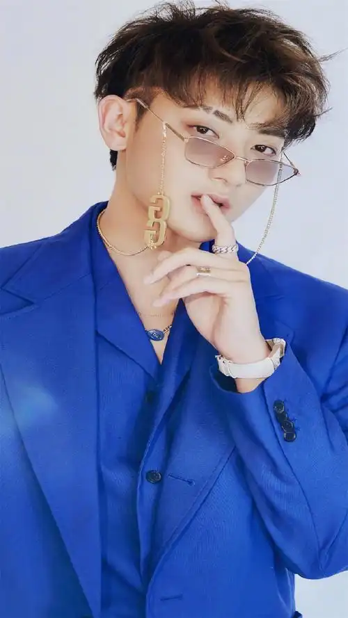 黄子韬时尚蓝色西装潮流高清手机壁纸67676767