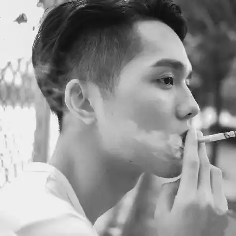 韩系拽拽的超帅男生真人头像黑白图片