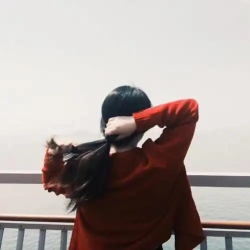 意境短发背影图片女生头像_头像图片_扣扣乐园