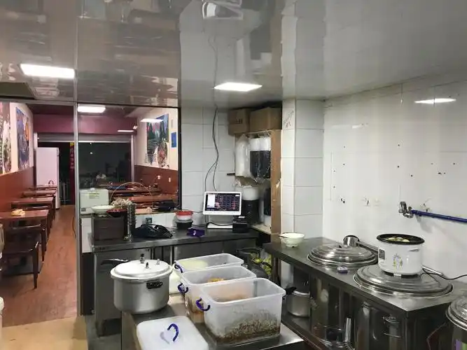 干净,卫生,通风,透明,现代化的厨房.