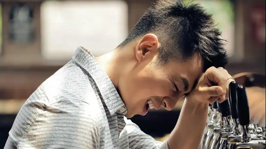 演员朱亚文帅气高清写真电脑壁纸朱亚文成熟男人明星帅哥明星写真