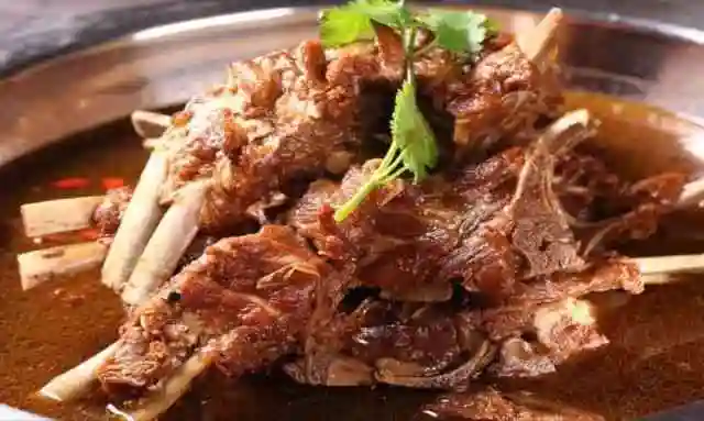 今天在老诚一锅点了一锅精品大锅148元我们6个人吃