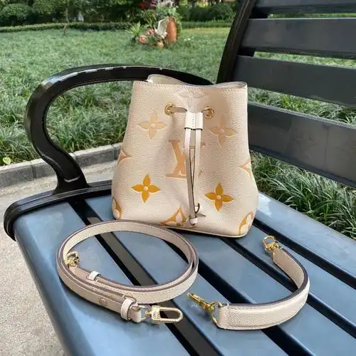 lv路易威登女包21早春新款neonoe香草黄渐变水桶包手提包m45716