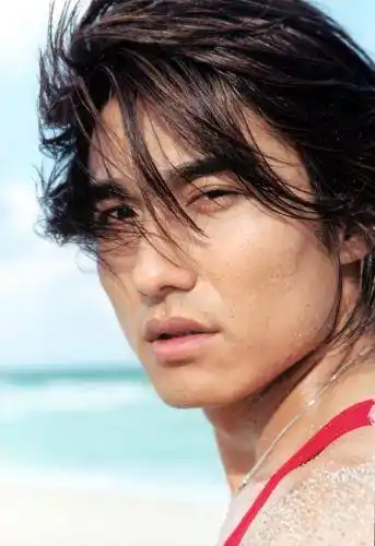 font color=red>《双响炮》胡兵秃头亮相谈美女搭档(图) /font>