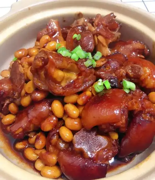 黄豆烧猪脚的做法(猪蹄汤怎么炖好喝又营养)