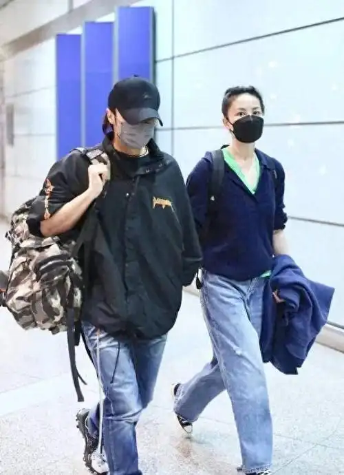 2003年11月,王菲与谢霆锋再次分手.