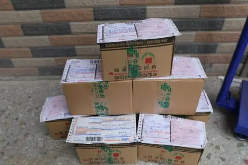 品果节未开,钱排村姑微商富起来(钱排早熟三华李的微商纪实).