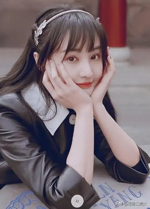 2021年,在郑爽和张恒分手两年后,张恒突然爆出了他其实和郑爽有两个