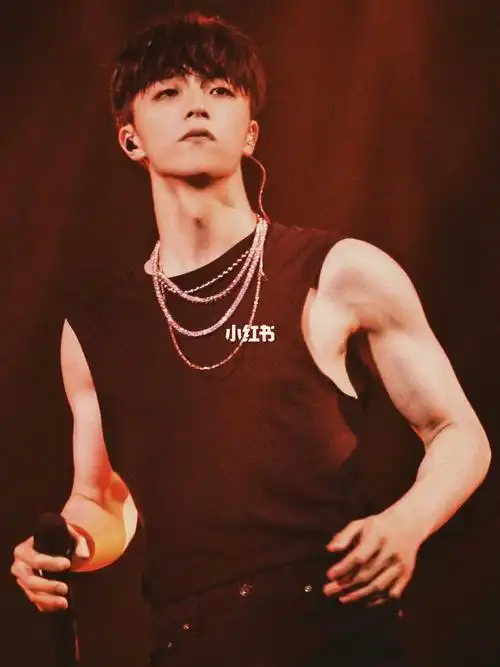 就不算分离@陈立农#陈立农  #宝藏男孩陈立农  #rap  #想念  #腹肌