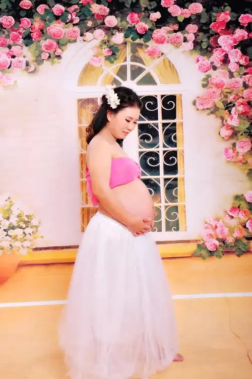 哈~六个月双胞胎的大肚照出炉啦!